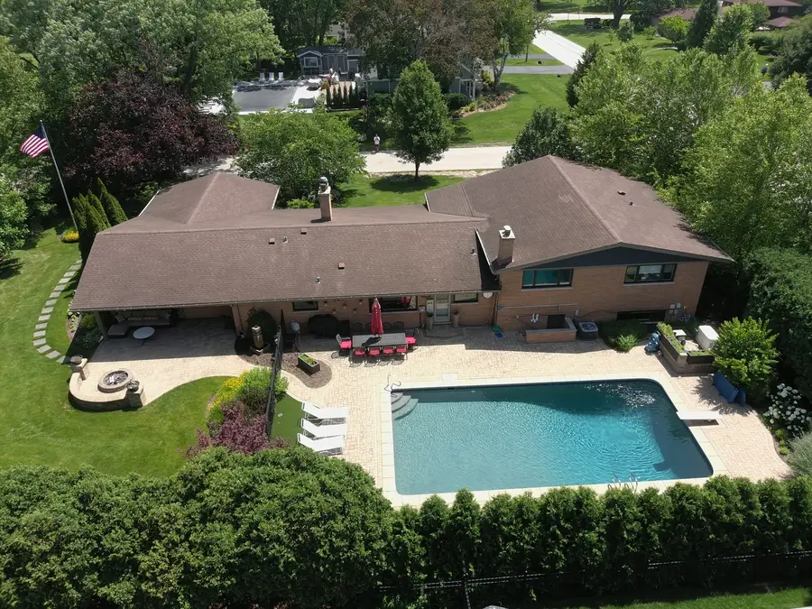 1500 W Blackhawk Drive, Mount Prospect, IL 60056 - #3
