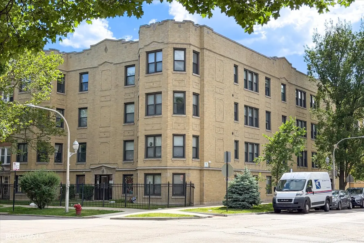 6254 N Bell Avenue #T, Chicago, IL 60659 - #1