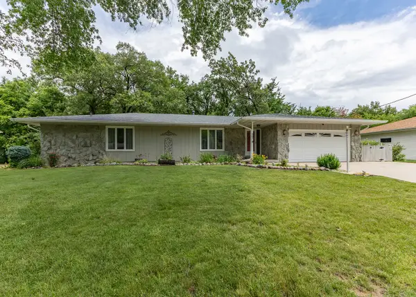 607 E 5th Street, Coal Valley, IL 61240