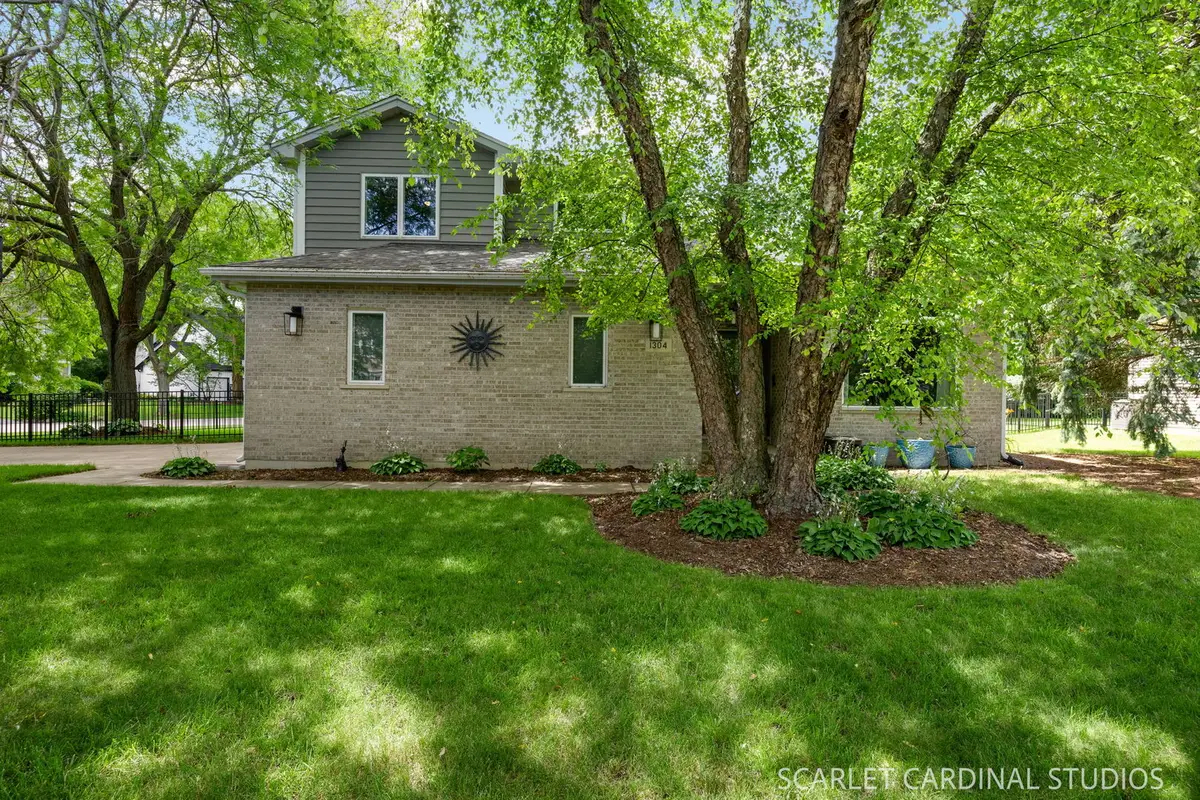 1304 Clark Street, North Aurora, IL 60542 - #1