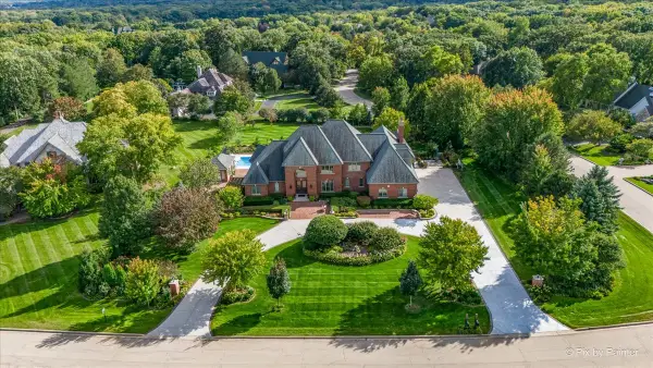 36W535 Hunters Gate Road, St. Charles, IL 60175
