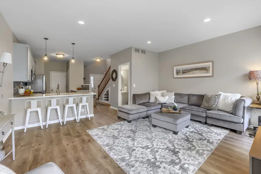 233 Nicole Drive #C, South Elgin, IL 60177 - #3