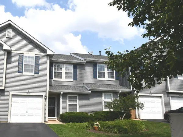 1211 Arapaho Court, Naperville, IL 60540