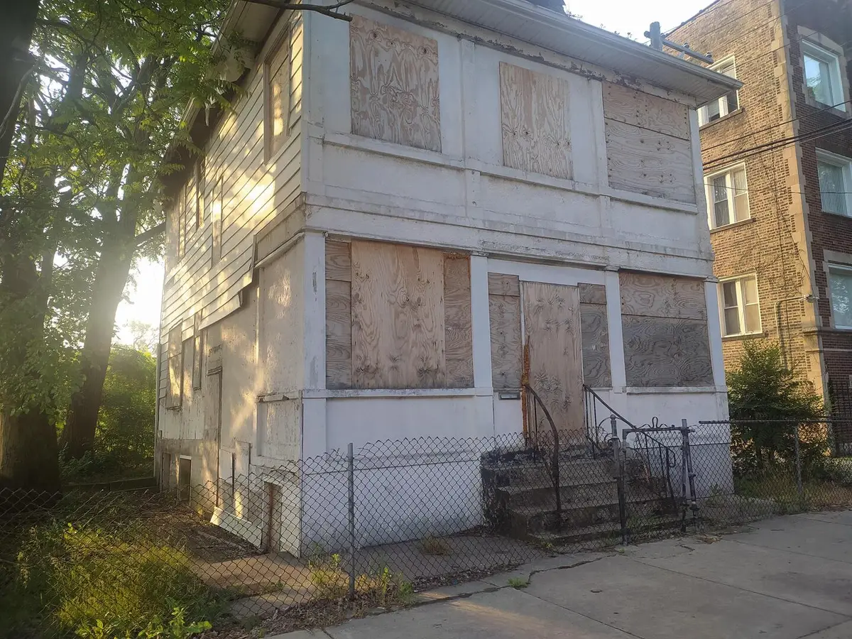 7909 S Essex Avenue, Chicago, IL 60617 - #1