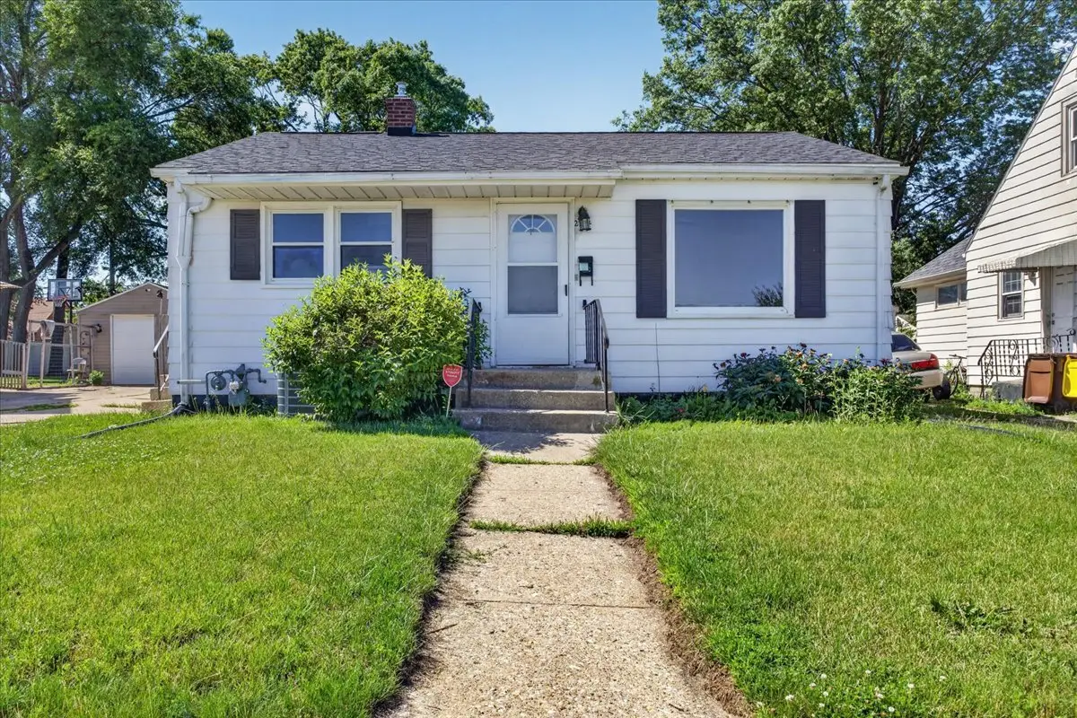 2724 Lawndale Avenue, Rockford, IL 61101 - #1