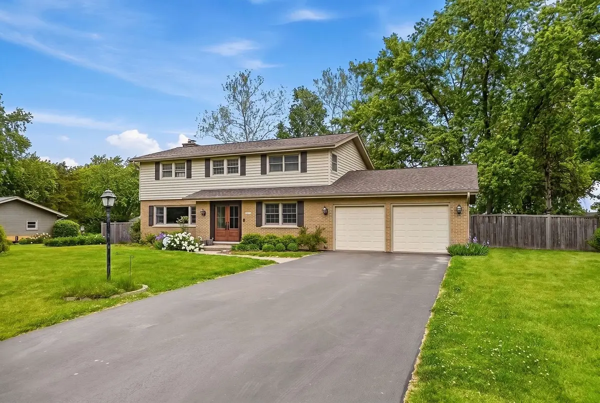28W118 Hillview Drive, Naperville, IL 60564 - #1