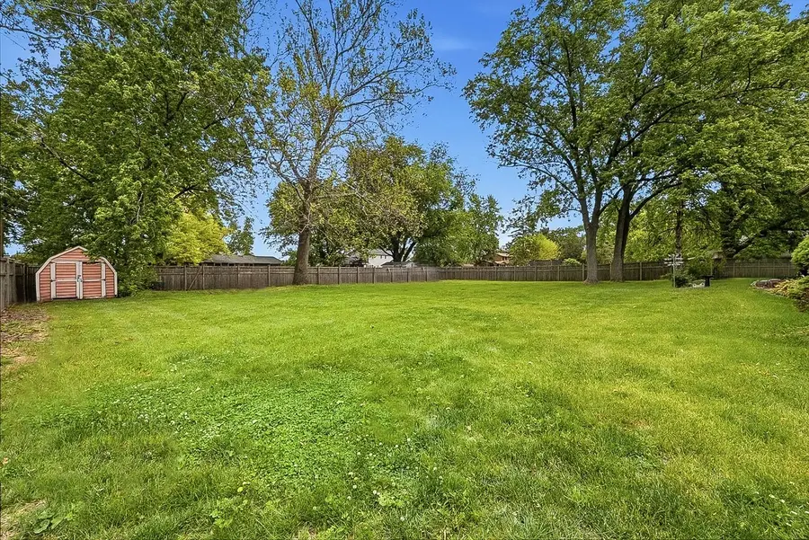 28W118 Hillview Drive, Naperville, IL 60564 - #3