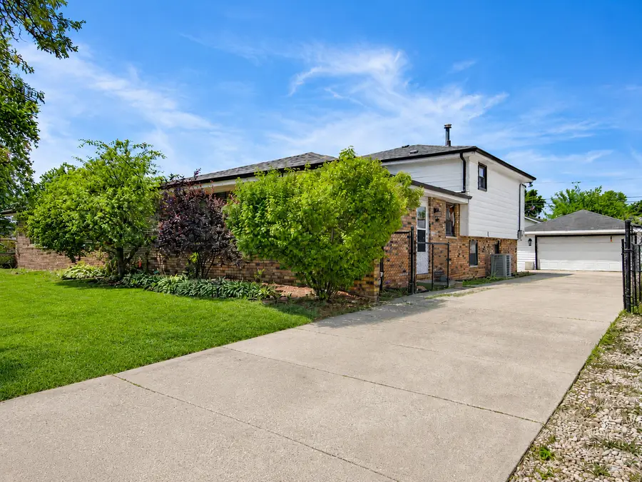 11824 S Leclaire Avenue, Alsip, IL 60803 - #2