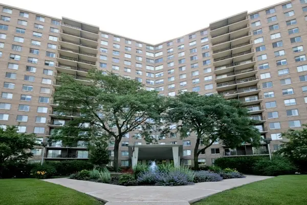 7033 N Kedzie Avenue #1410, Chicago, IL 60645