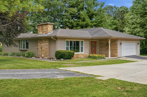 1952 Larod Drive, Dixon, IL 61021