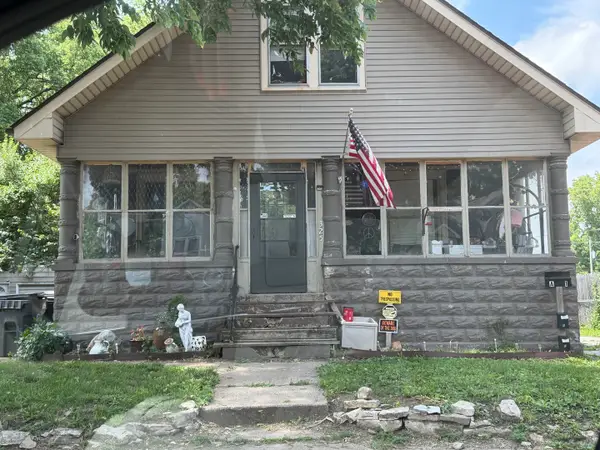 325 S Capitol Street, Pekin, IL 61554