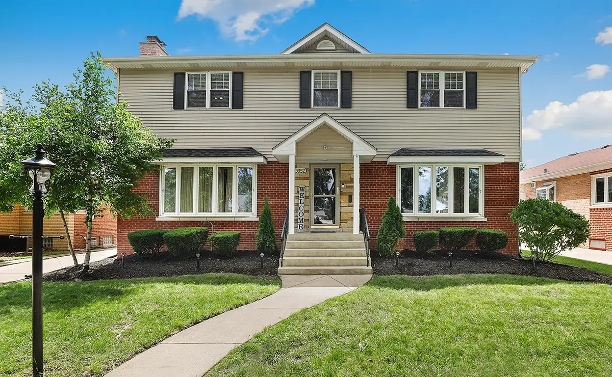 9352 S Ridgeway Avenue, Evergreen Park, IL 60805 - #1
