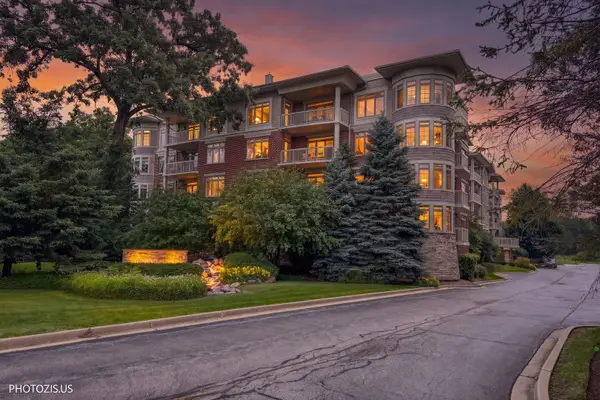 425 Benjamin Drive #302, Vernon Hills, IL 60061