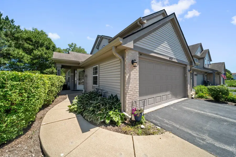 620 Chelsea Court, Elgin, IL 60123 - #2