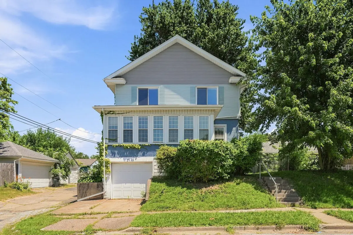 2111 Mississippi Avenue, Davenport, IA 52803 - #1