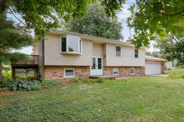 18859 Pioneer Street, Bloomington, IL 61705