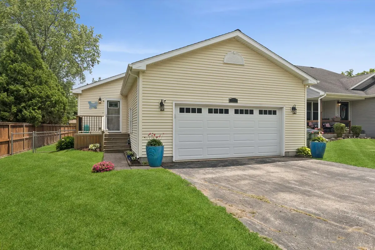 10116 Lund Avenue, Algonquin, IL 60102 - #1