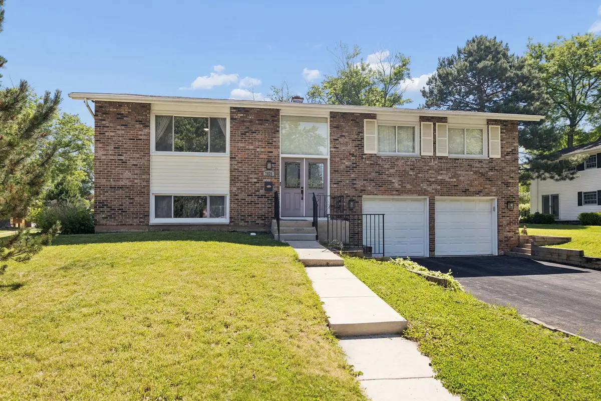 7025 Roberts Drive, Woodridge, IL 60517 - #1