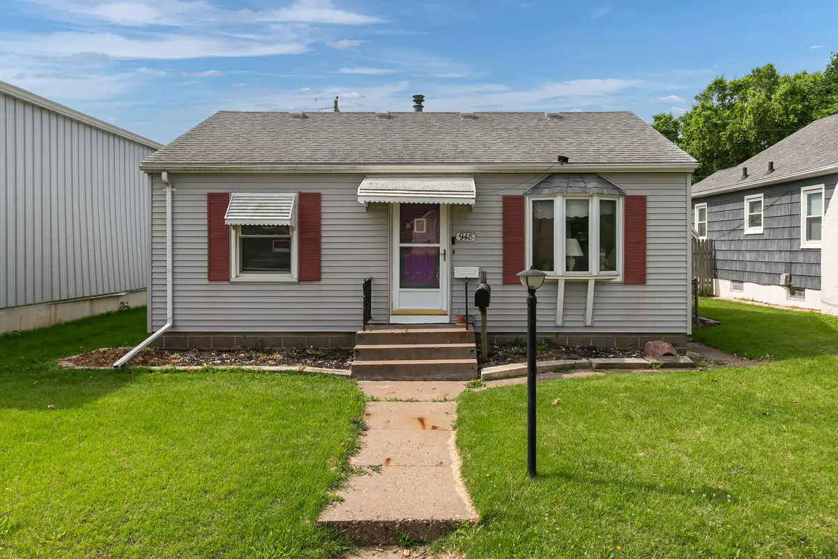 948 42nd Avenue, Rock Island, IL 61201 - #1