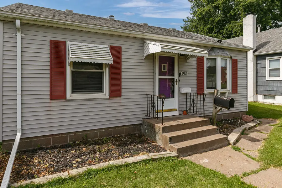 948 42nd Avenue, Rock Island, IL 61201 - #2