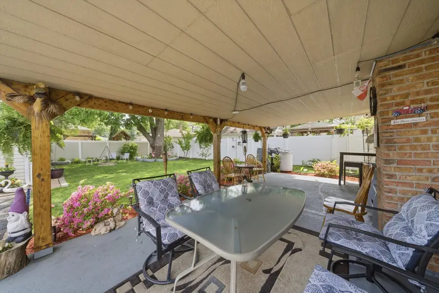 8619 Newland Avenue, Burbank, IL 60459 - #3