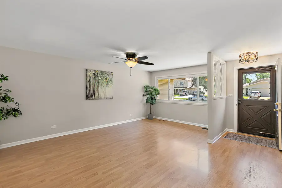 616 Clover Lane, Schaumburg, IL 60193 - #2