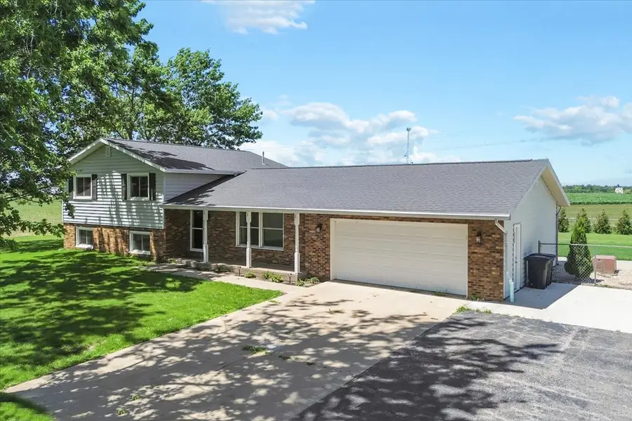 21184 Allentown Road, Pekin, IL 61554 - #3