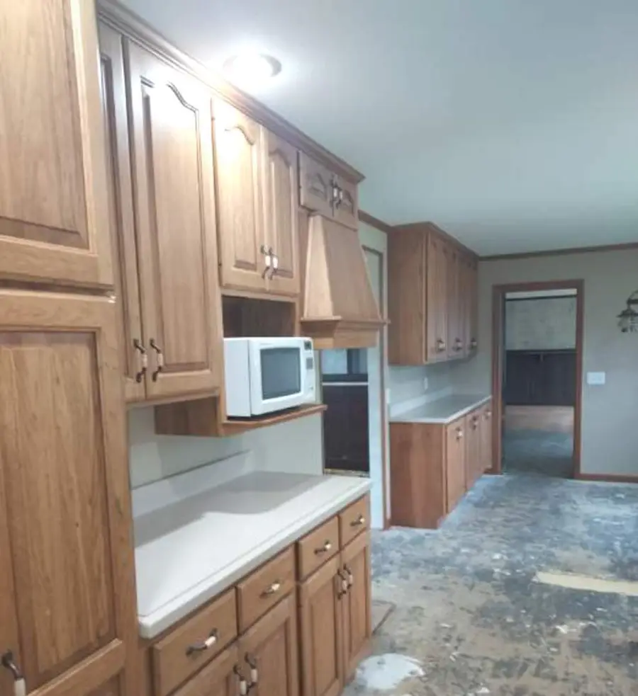 34 Walnut Circle, Tuscola, IL 61953 - #3