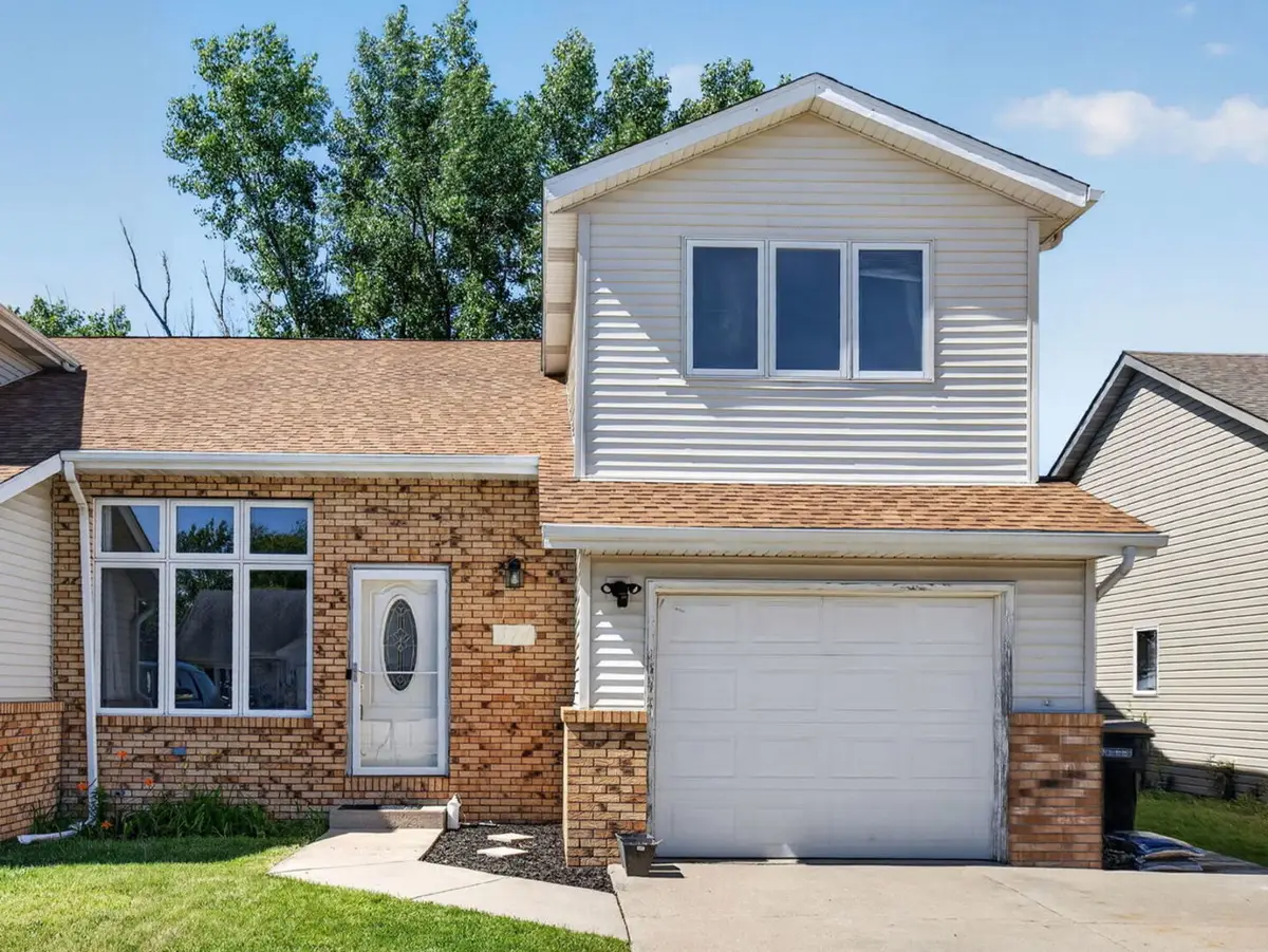 574 W Oak Street, Coal City, IL 60416 - #1