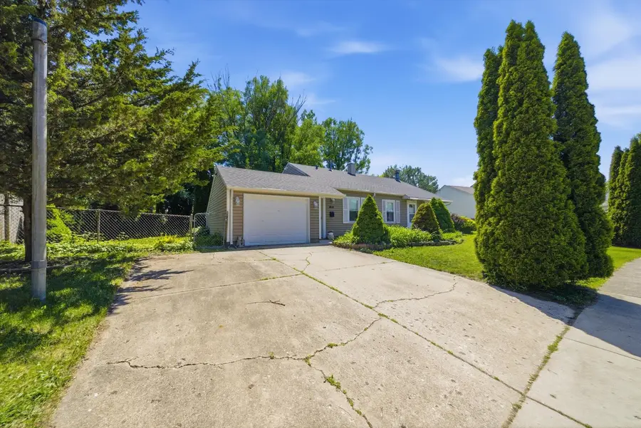 123 Edgewood Drive, Streamwood, IL 60107 - #2