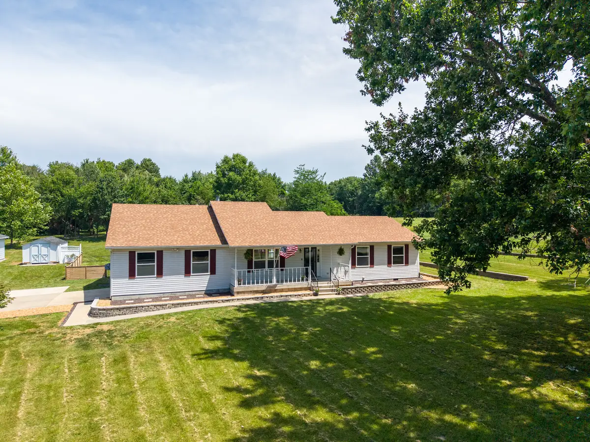 12084 E Hutchison Road, Mount Vernon, IL 62864 - #1