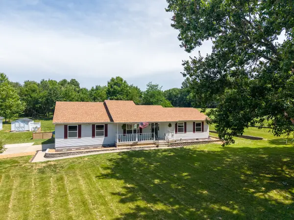 12084 E Hutchison Road, Mt Vernon, IL 62864