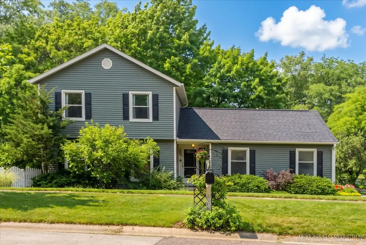 452 N Glengarry Drive, Geneva, IL 60134 - #1