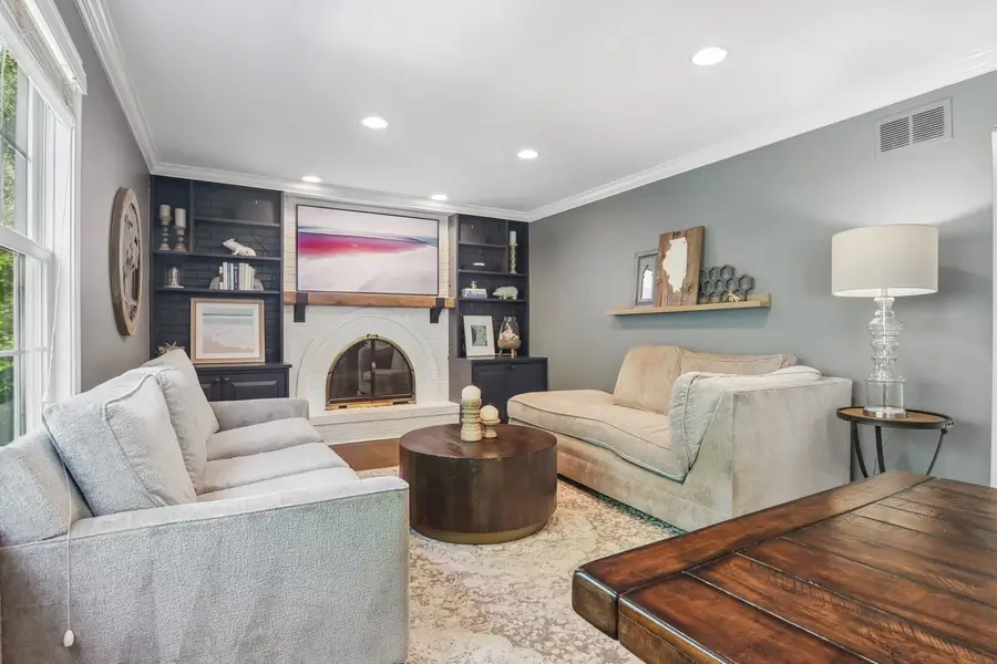 1204 Parliament Court, Libertyville, IL 60048 - #3
