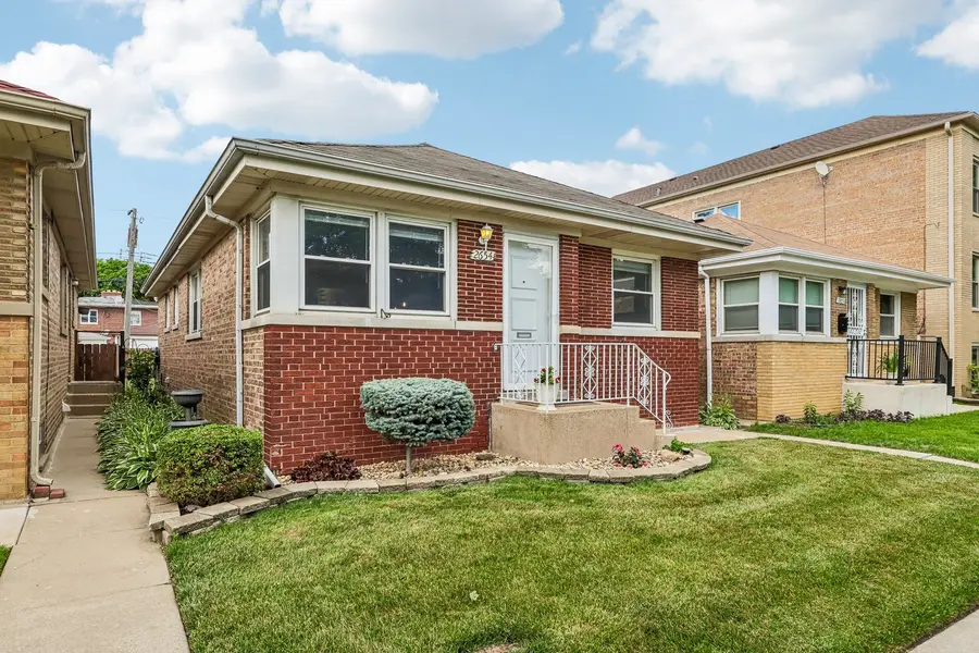 2654 W Catalpa Avenue, Chicago, IL 60625 - #3