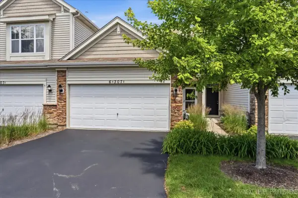 6N307 Whitmore Circle #B, St. Charles, IL 60174