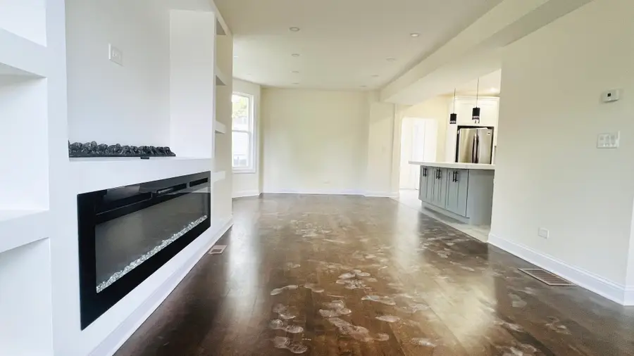 4107 W Addison Street, Chicago, IL 60641 - #3