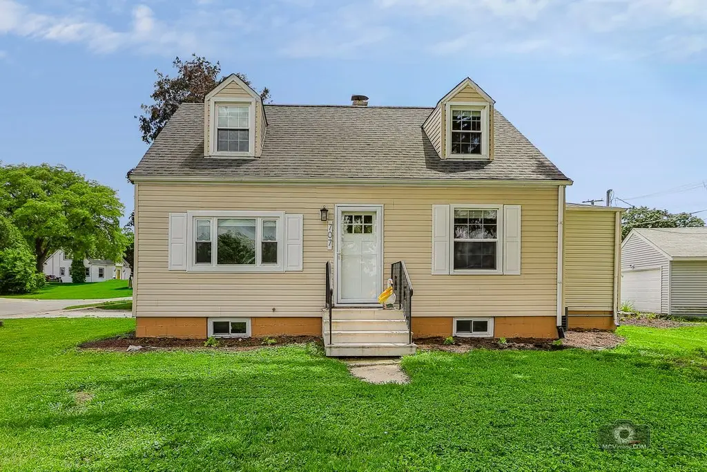707 E 9th Street, Lockport, IL 60441 - #1
