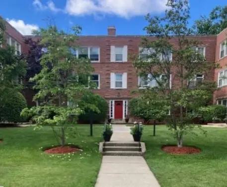 800 Oakton Street #2, Evanston, IL 60202