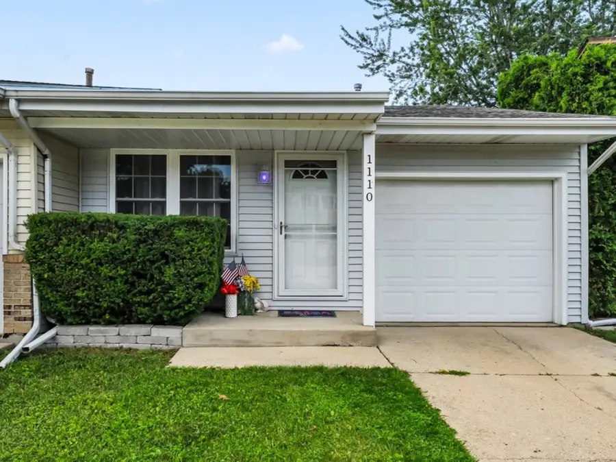 1110 Riverwood Drive, Algonquin, IL 60102 - #2