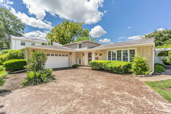 210 W Pickwick Road, Arlington Heights, IL 60005