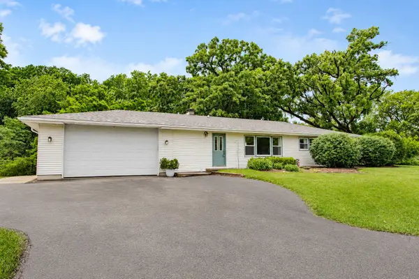 1317 N Oakwood Drive, McHenry, IL 60050