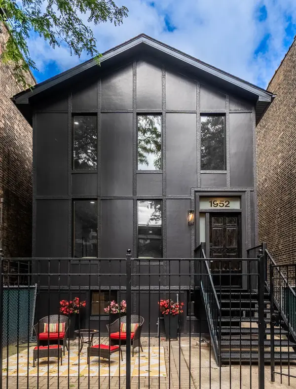 1952 N Bissell Street, Chicago, IL 60614