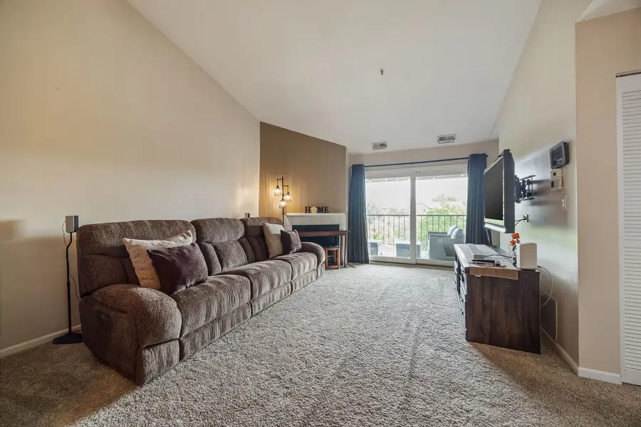 611 Hapsfield Lane #306, Buffalo Grove, IL 60089 - #3