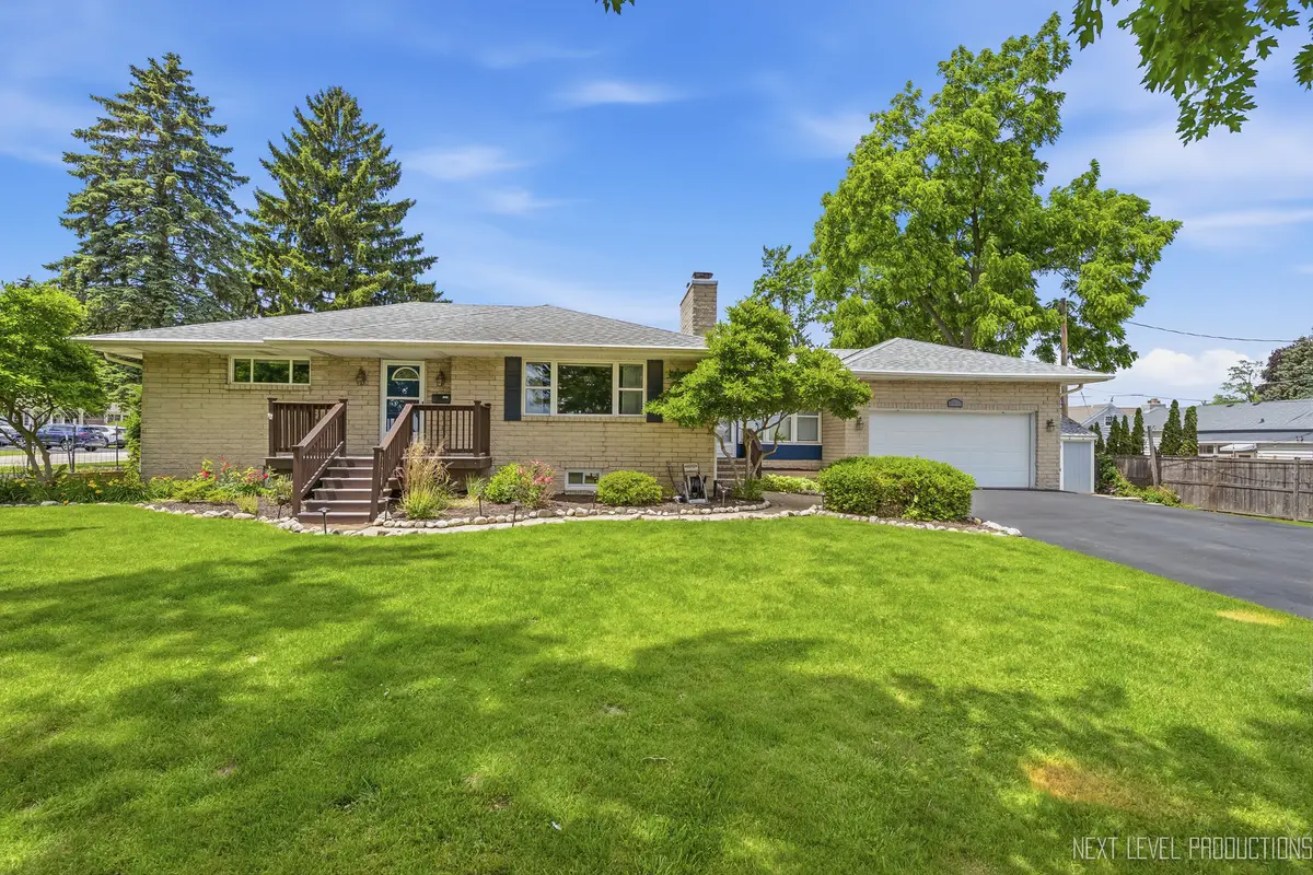 15 S 10th Street, Saint Charles, IL 60174 - #1