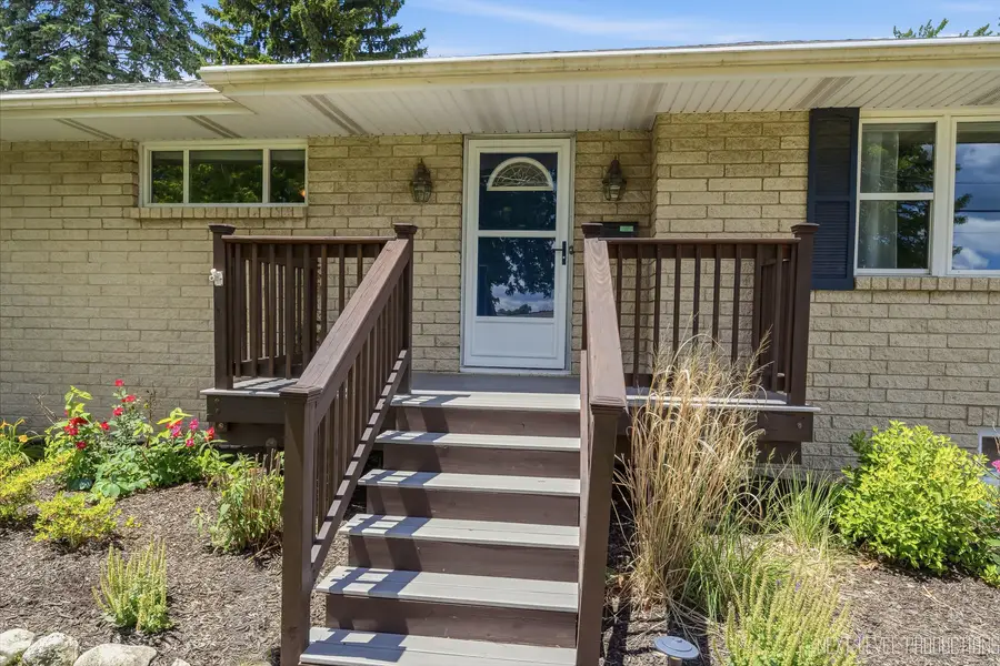 15 S 10th Street, Saint Charles, IL 60174 - #2