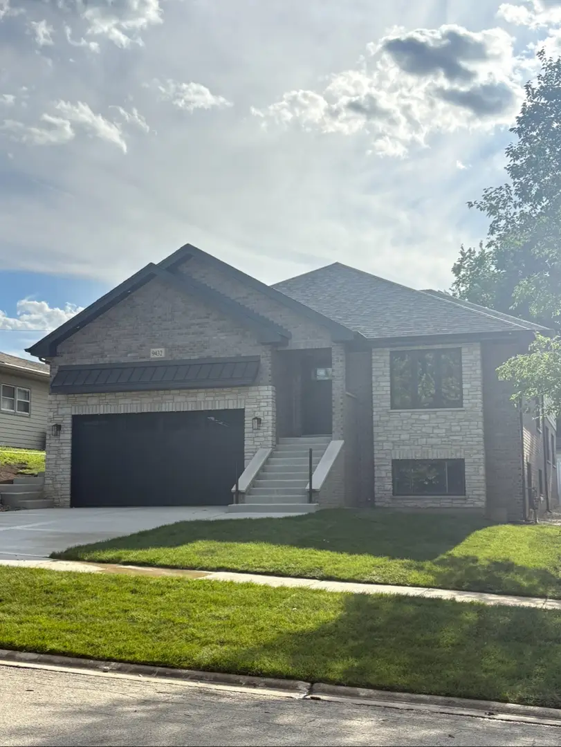 9432 S 82 Court, Hickory Hills, IL 60457 - #1