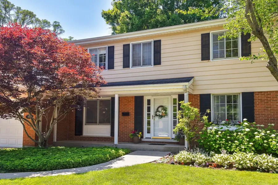 419 W Sheridan Place, Lake Bluff, IL 60044 - #2