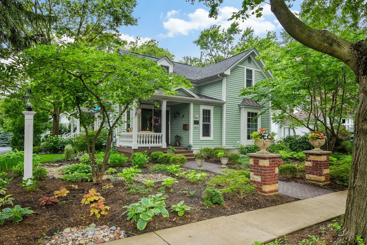 810 Dow Avenue, Geneva, IL 60134 - #1