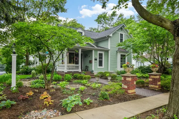 810 Dow Avenue, Geneva, IL 60134